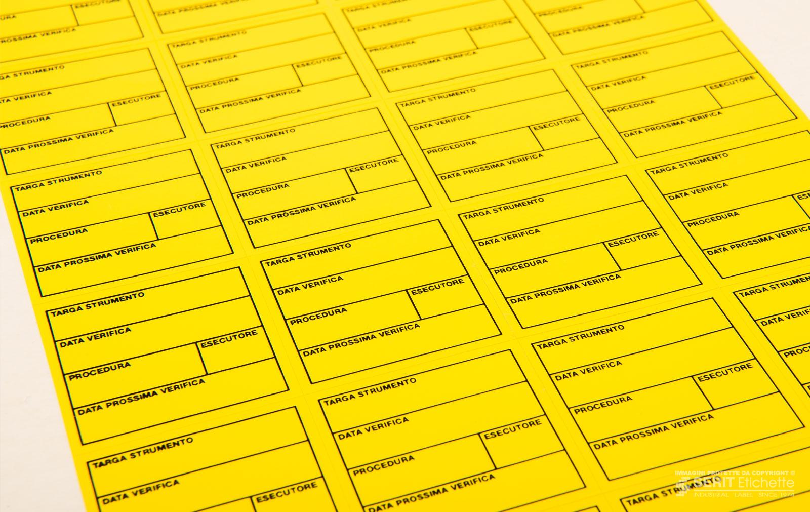 Stampabili direttamente dal cliente, le etichette in fogli A4 per stampa laser sono personalizzabili, disponibili per numerazione progressiva e bar-code.